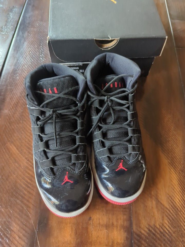 Nike Jordan Aura Shoes Kids Size 3