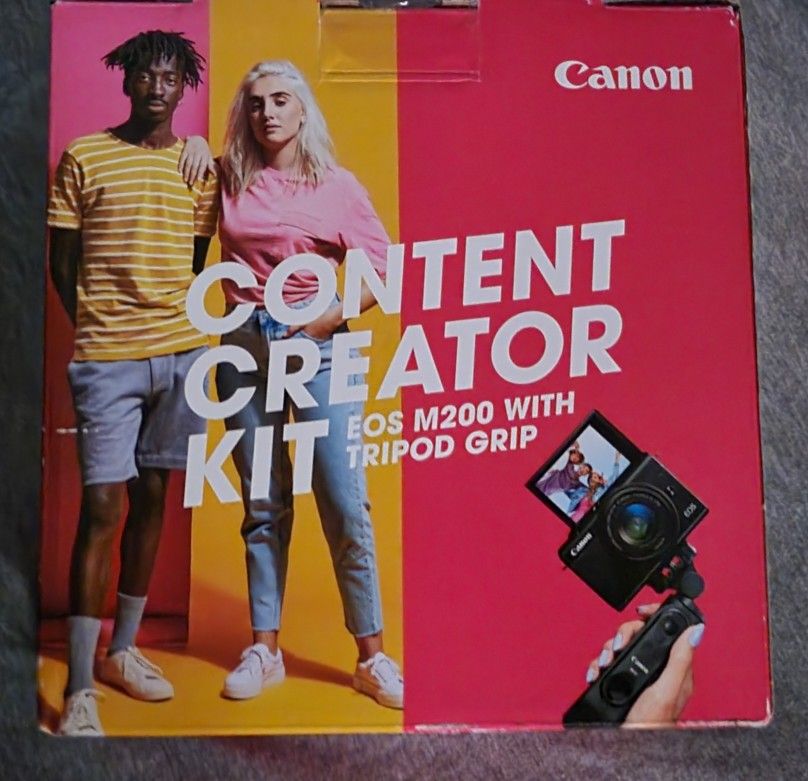 Canon M200 With Tripod Grip