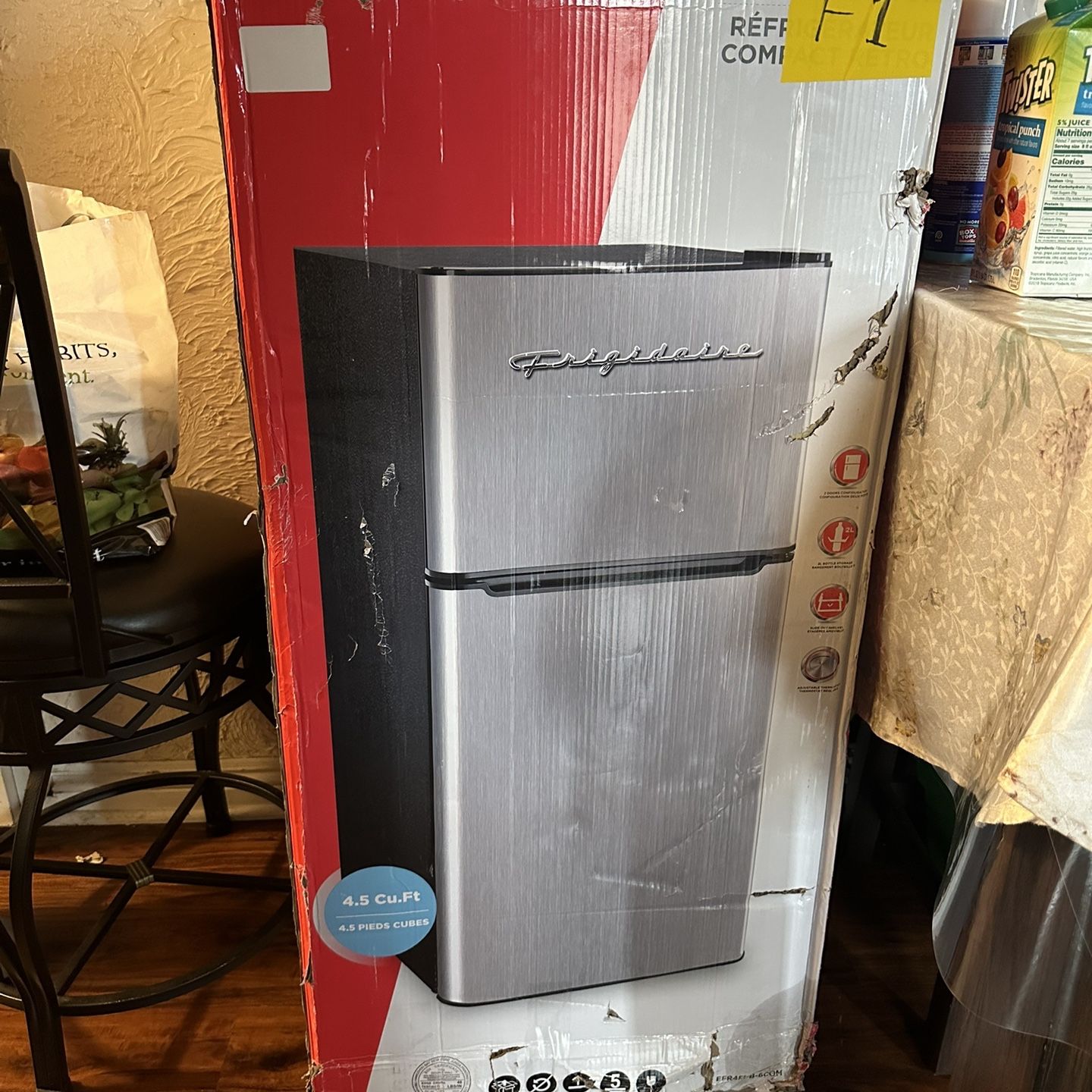 Frigidaire Retro 4.5 Mini Fridge