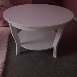 White Classic Living Room Table With Storage Shelf