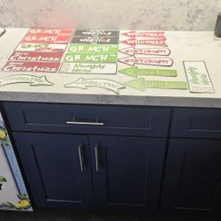 DR SEUSS GRINCH CARDBOARD CHRISTMAS SIGNS