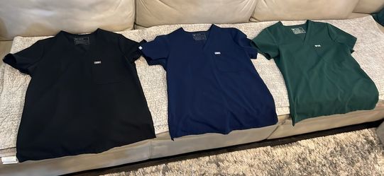 FIGS Size Small Scrub Tops Like New