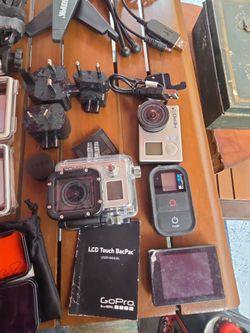 GO  - PRO   ( three  Camera's  & two  batteries  +  chargers