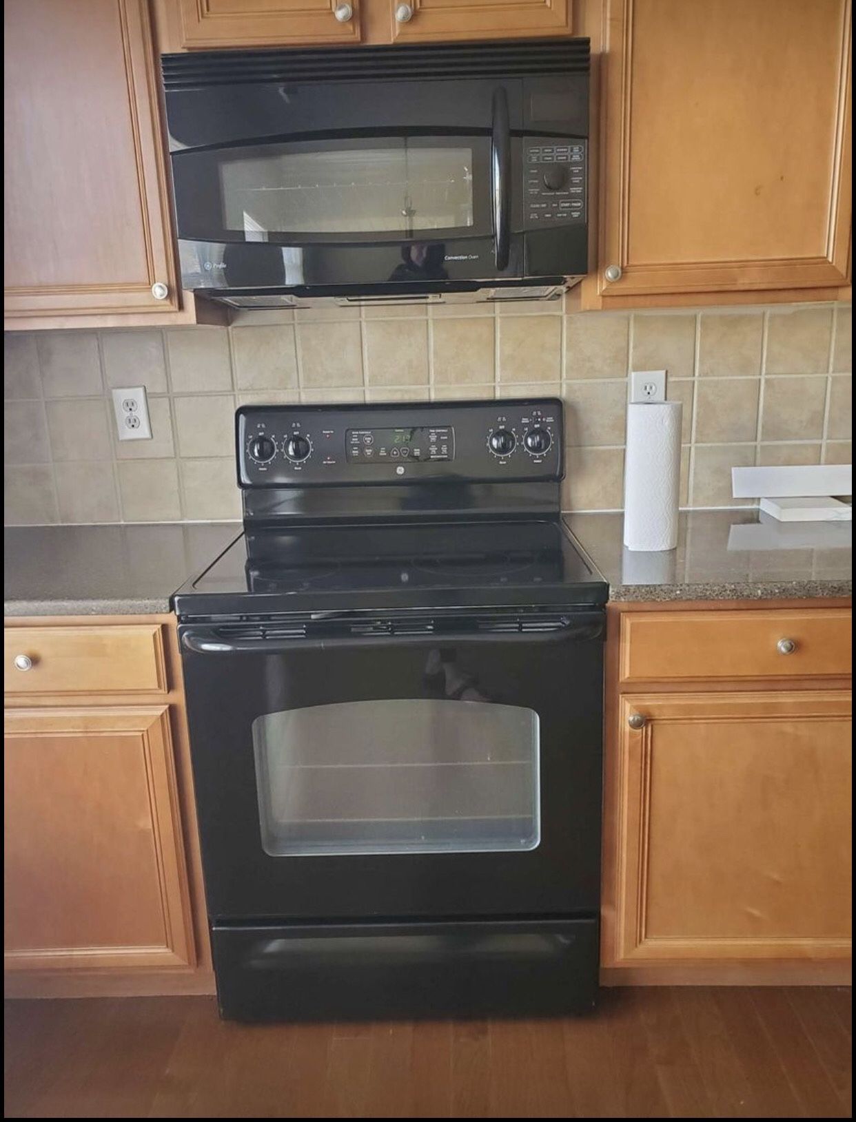 Full Kitchen Appliances In Black