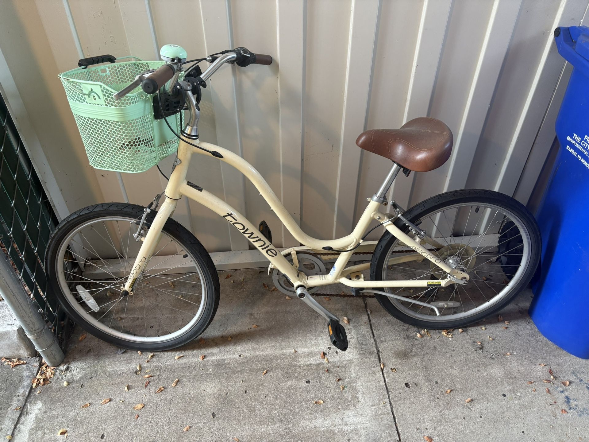 Cruiser Bike W/ Brand New Lock!