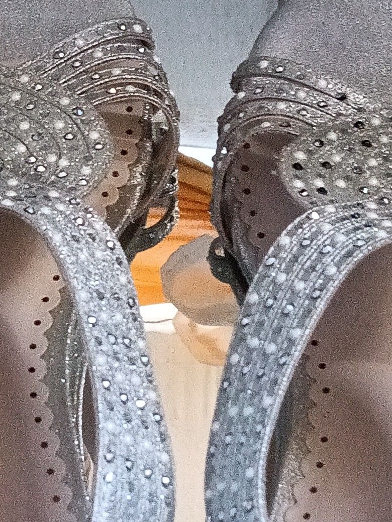 Stylish Sandal, New, 1-1/2" wedge heel