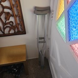 FREE Crutches To Someone In Need