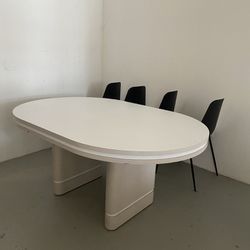 Pill-Shaped Dining Table & Chairs