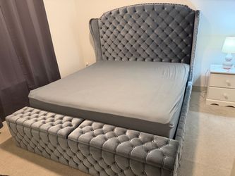 King Size Bed w/ Storage