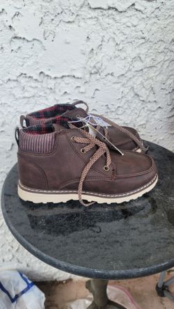 Cat & Jack Archer Lace Up Hikers Boots Outdoor Faux Leather Brown Youth Boys 1