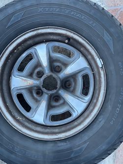 Pontiac 14 inch rim just one