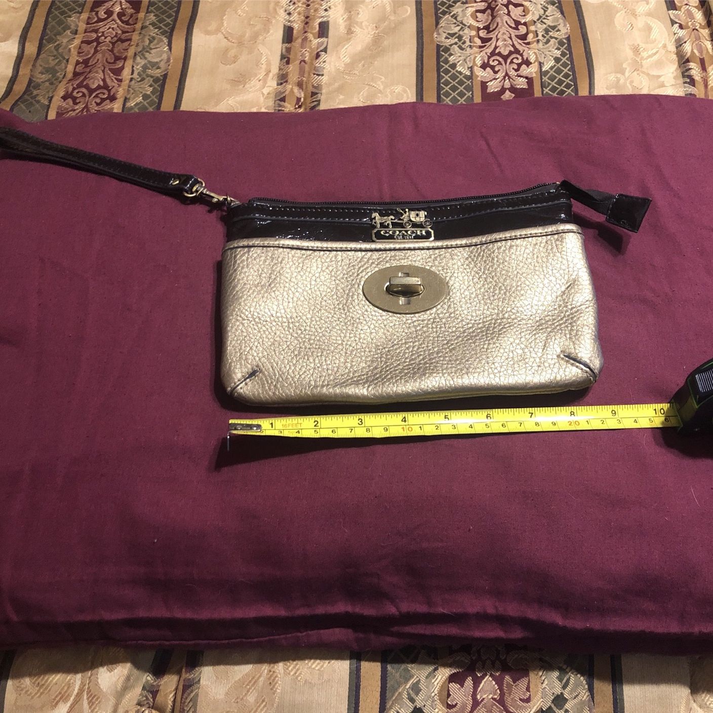 Large Vintage Coach wristlet wallet Clutch black and gold