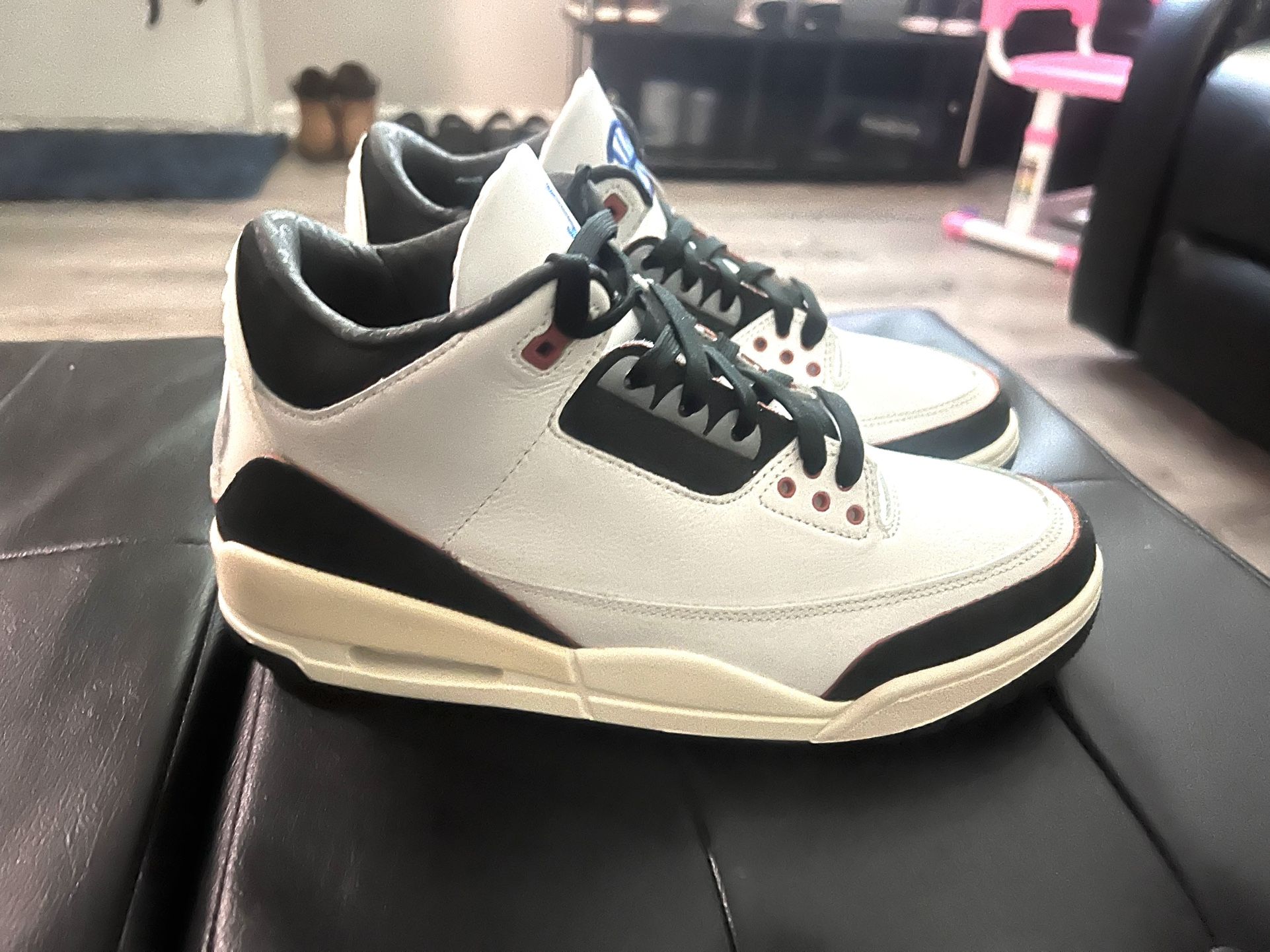 Jordan 3 Quai.. Size 9
