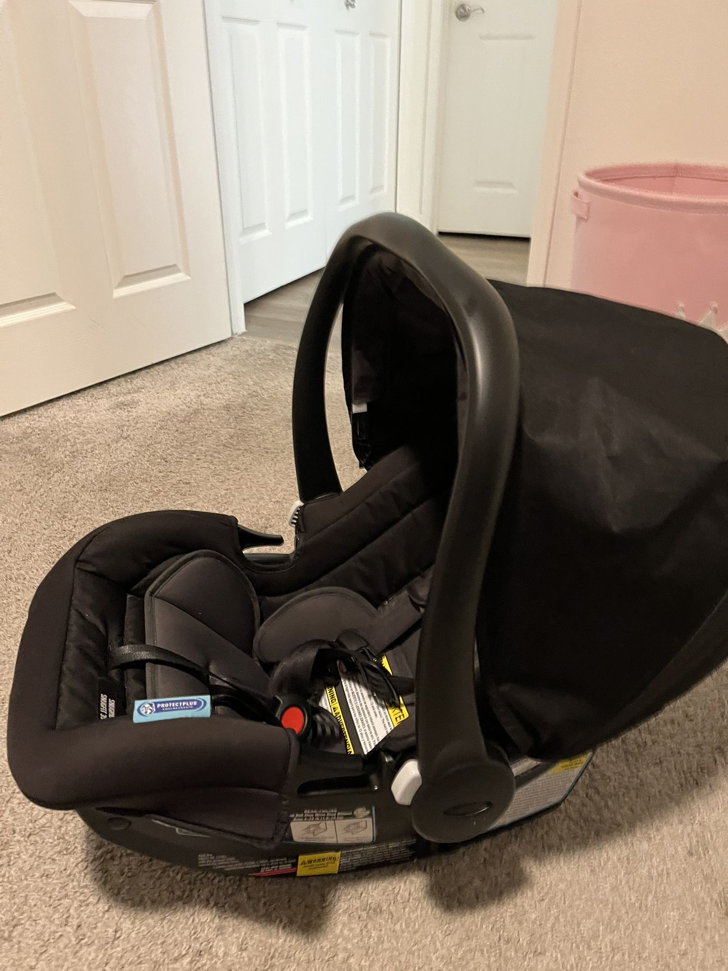 Graco SnugRide 35 Infant Car Seat 