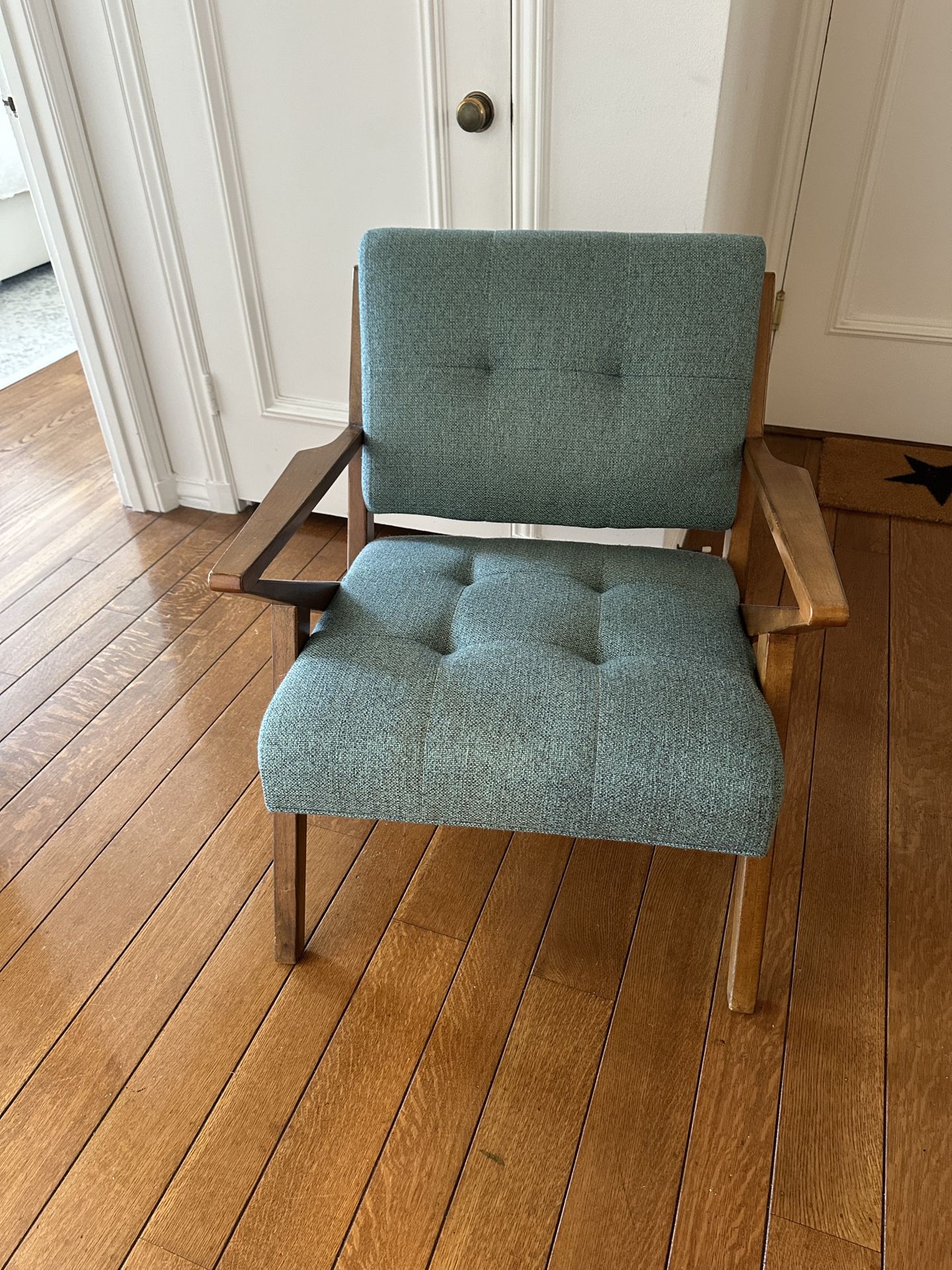 Living Spaces: Kendrick Accent Arm Chair