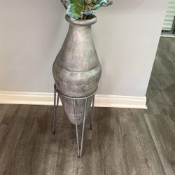 Ceramic Flower Stand / Vase 