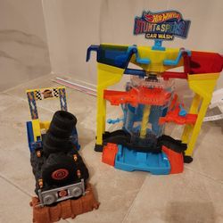 Hotwheels Playsets and Track Lot