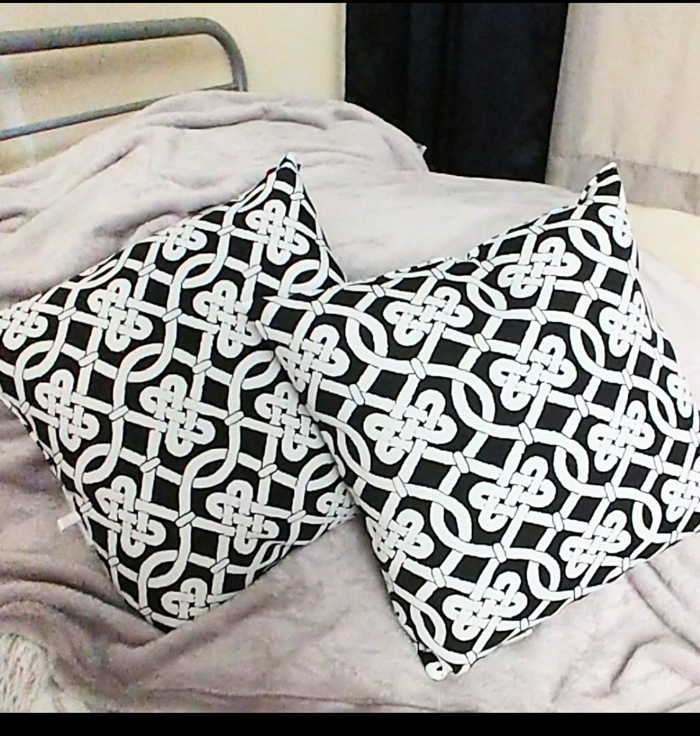 Peir 1 indoor/outdoor pillows