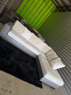 Ashley furniture couch sectional sofa (DELIVERY AVAILABLE)
