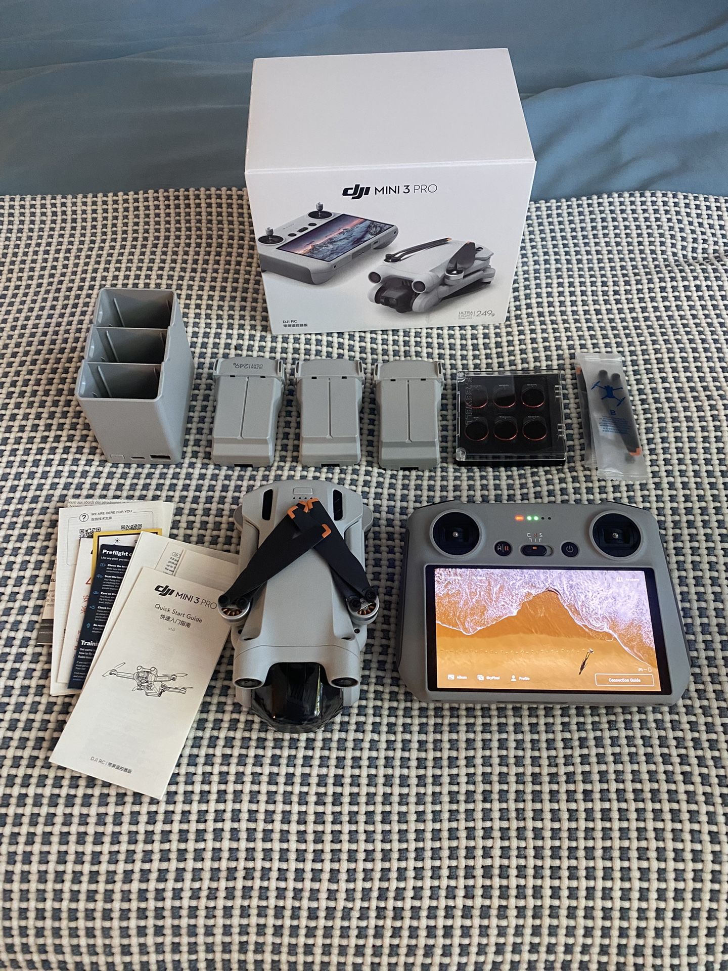 DJI Mini 3 Pro Drone w/ Controller, 3 Batteries, Charge Hub. LOW FLIGHT TIME!!