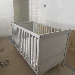 Baby crib