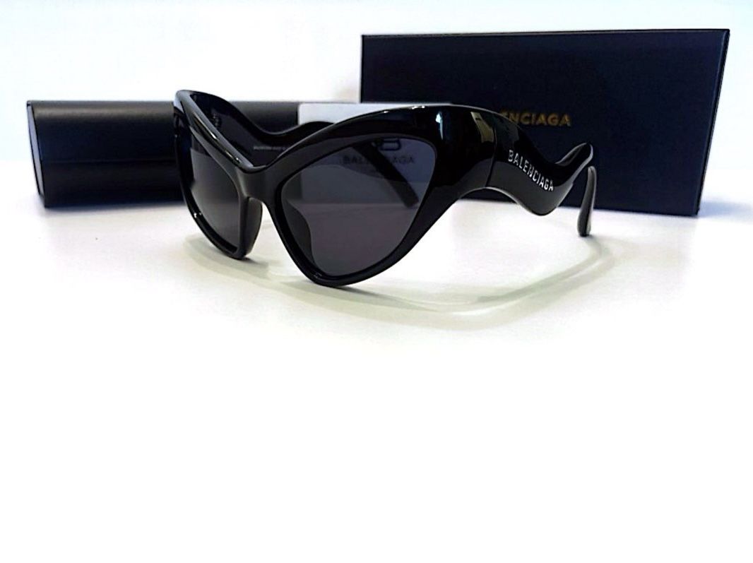 New BALENCIAGA Oversized Black