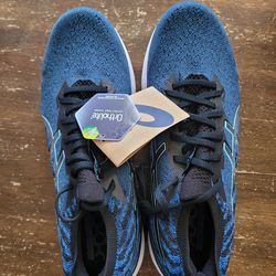 Size 10.5 Asics Gel Kayano 28 Mesh Knit Running Shoes