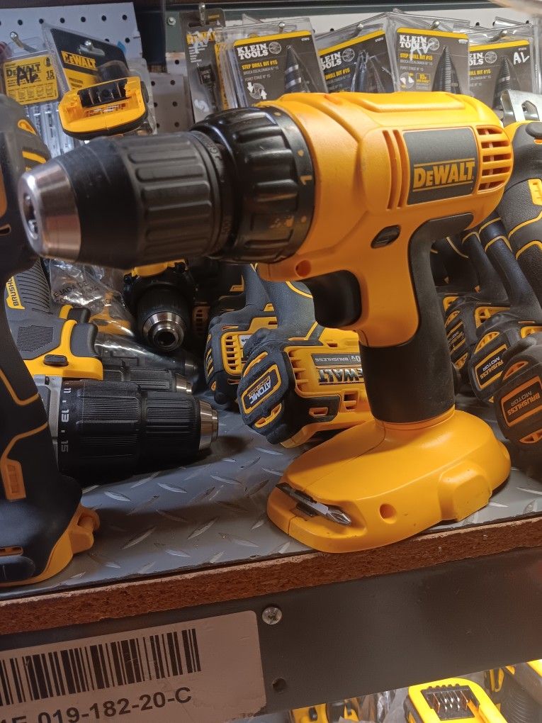 DeWalt 1/2"(12.7mm) Cordless Hammer Drill/ Drill Driver. Tool-Only