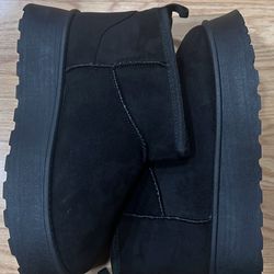 Platform Boot Size 7 Women’s 