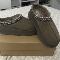 UGG Tazz Platform Women's Size 7 (Excellent Condition) 