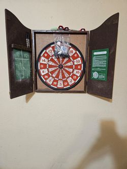 Dartboard Set with Cabinet and Darts