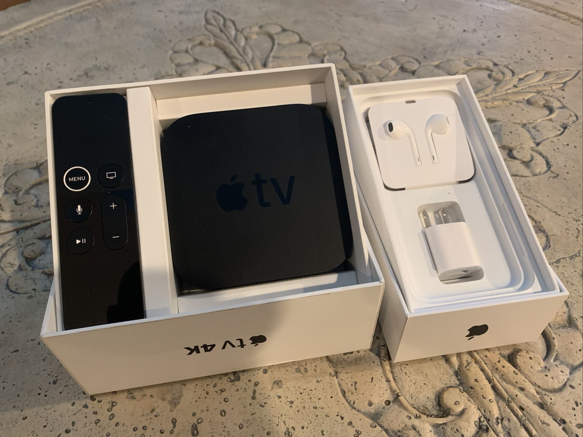 Apple TV 32GB 4K HD Media Streamer Black MQD22LL/A A1842 Bundle + EarPods