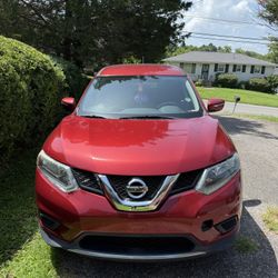 2015 Nissan Rogue—Well Maintained