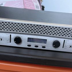 Crown XTi 1000 Professional Stereo Power Amplifier 