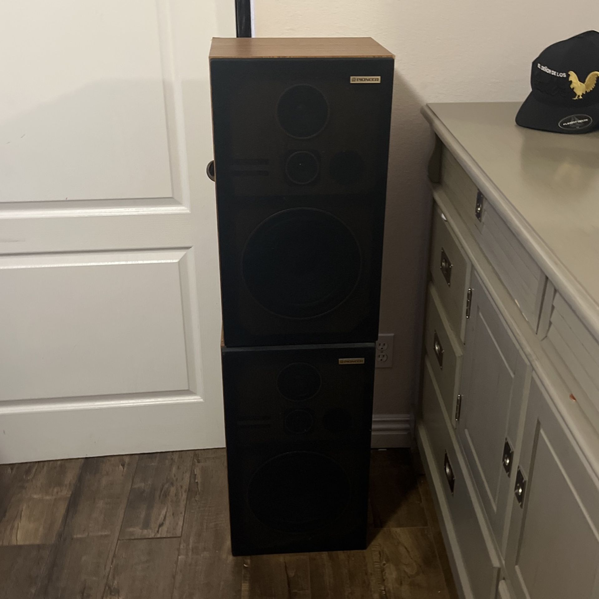 Pioneer CS- G2O3 Vintage Audio Speakers