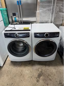 Electrolux washer and electric dryer 4.5 cubic feet almost new one receipt for 6 months warranty