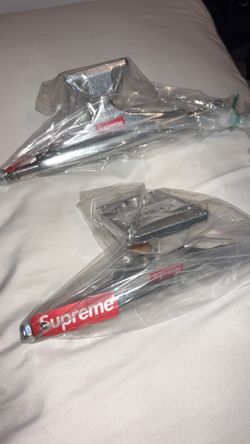 Independent Supreme Skate Trucks