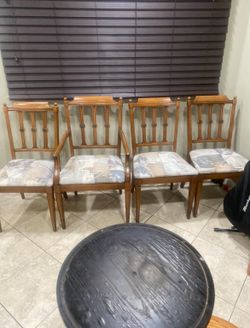 4 Living Room Chairs