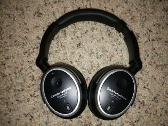 Audio-Technica ATH-ANC7B QuietPoint Active Noise-Cancelling Headphones