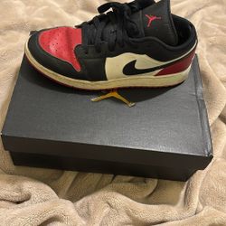 Grade School Air Jordan’s 1 Low Size 7y