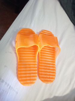 Bob barker county sandals sz 10