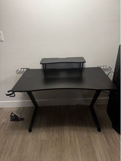 LED gaming desk