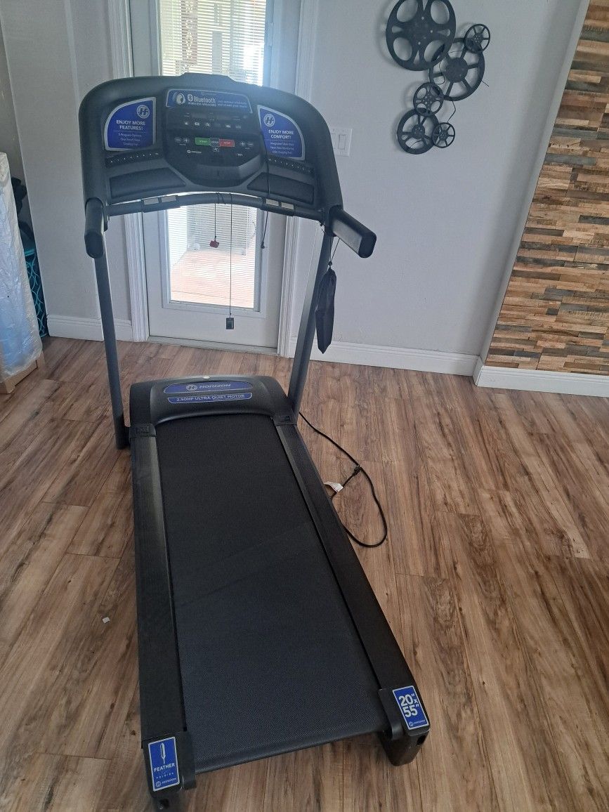 Horizon Treadmill