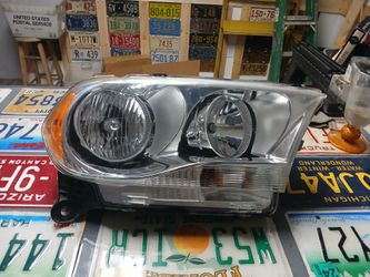 11-13 Dodge Durango Right Passenger Side Halogen Headlight Oem