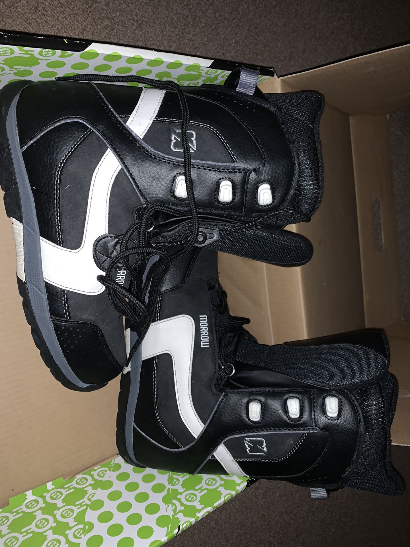 Morrow snowboard boots. Men’s Size 9