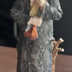 RARE! GIUSEPPE ARMANI: Vintage porcelain figurine sculpture Winter in cold with Bird: Made in Italy