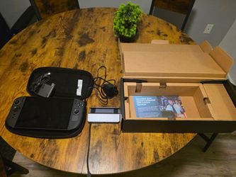 Lenovo Legion Go 2 Handheld Gaming PC - AMD Ryzen Z2 - 32GB RAM - 1TB SSD - 8.8" PureSight OLED 144Hz Display