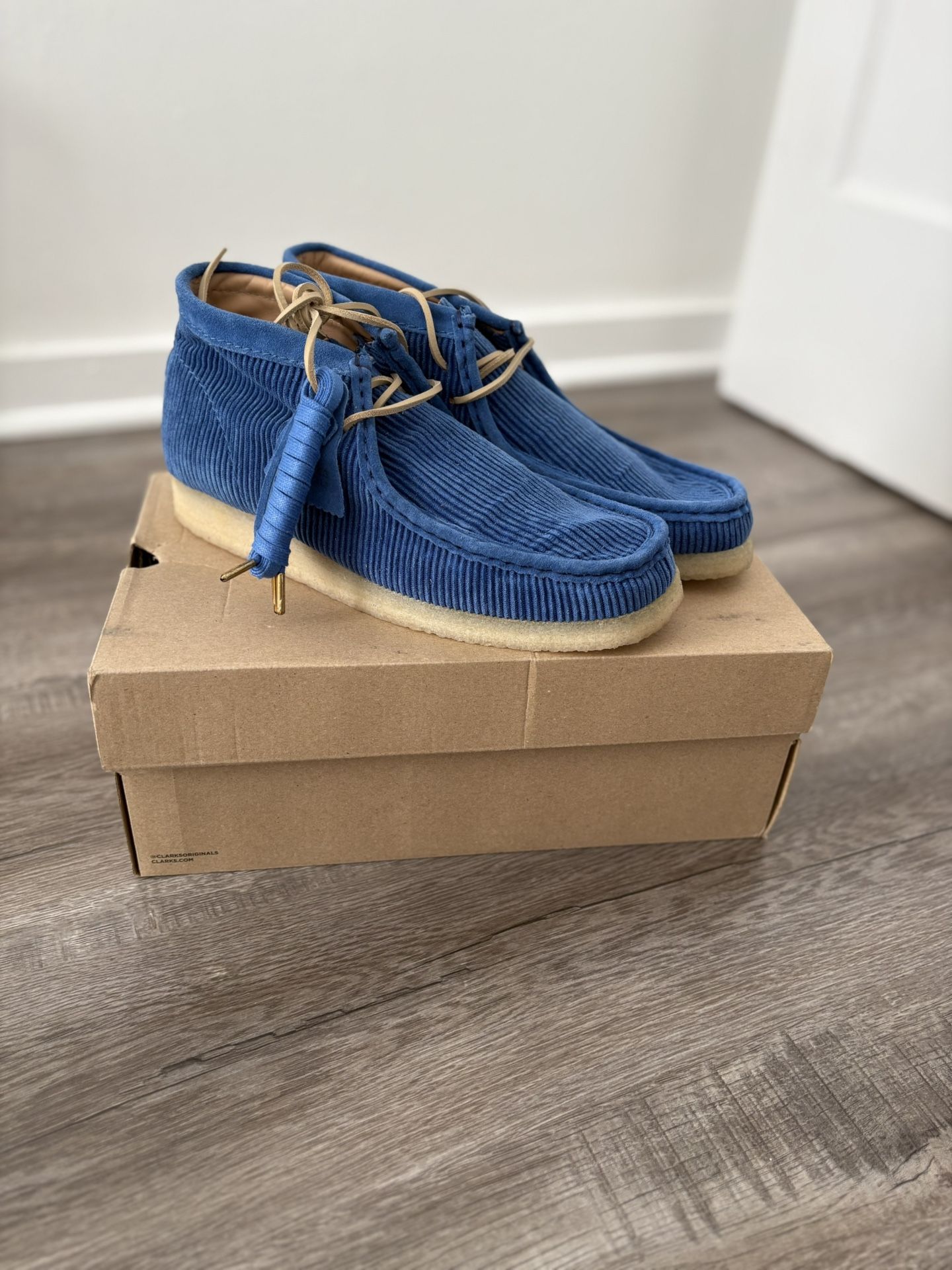 Clark’s Wallabee size 11.5