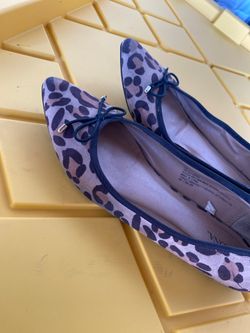 Women flats