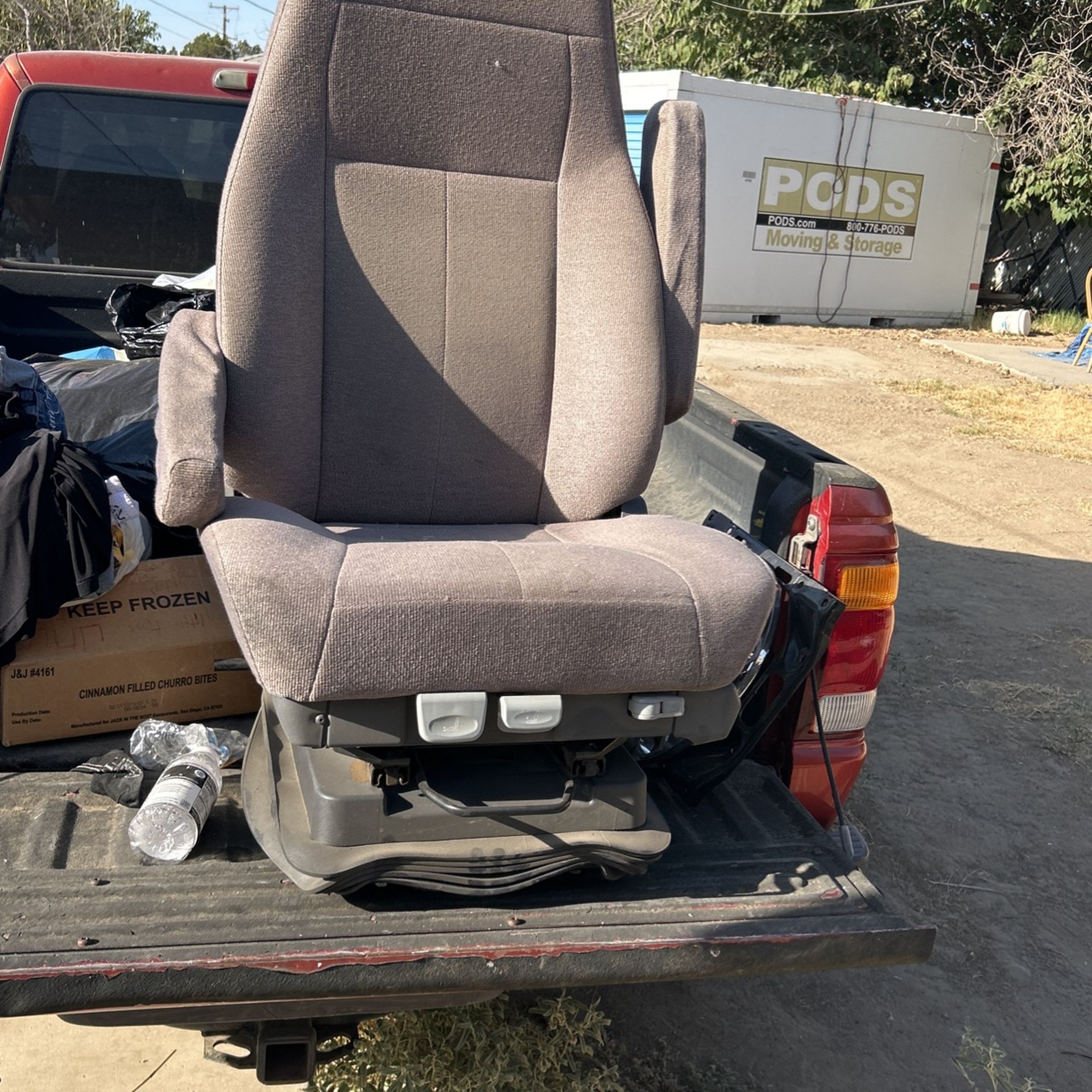 Freightliner Cascadia Driver Seat